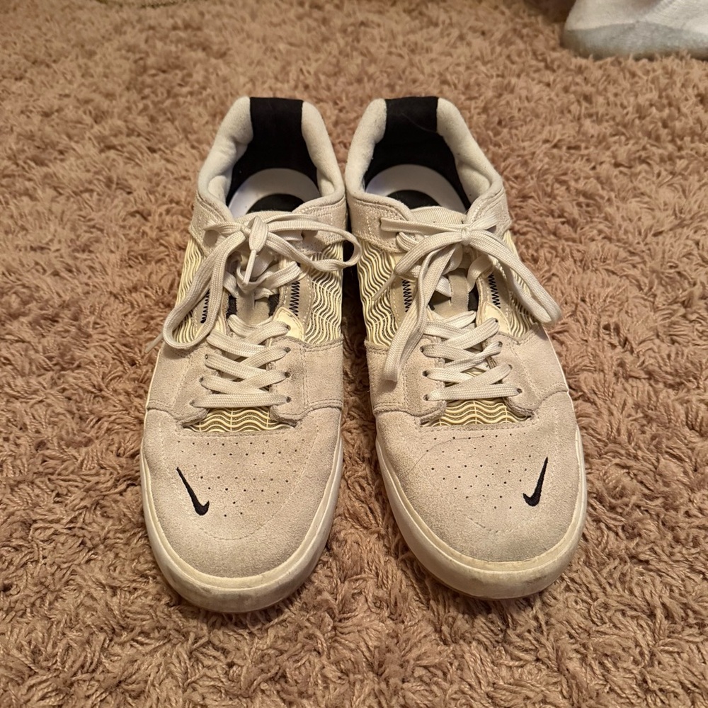 Nike Men's Cream and Black Sneakers